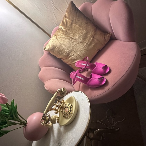 Manolo Blahnik - Picture 7 of 9